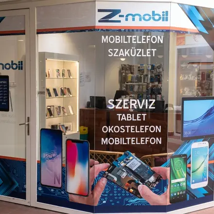 Z-Mobil üzlet és szerviz bejárata Komárom